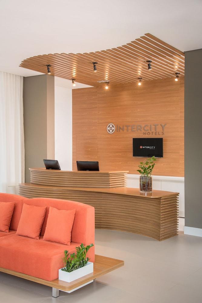 Intercity 바우루 외부 사진